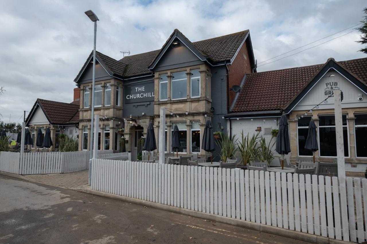 The Churchill By Greene King Inns Royal Wootton Bassett Kültér fotó