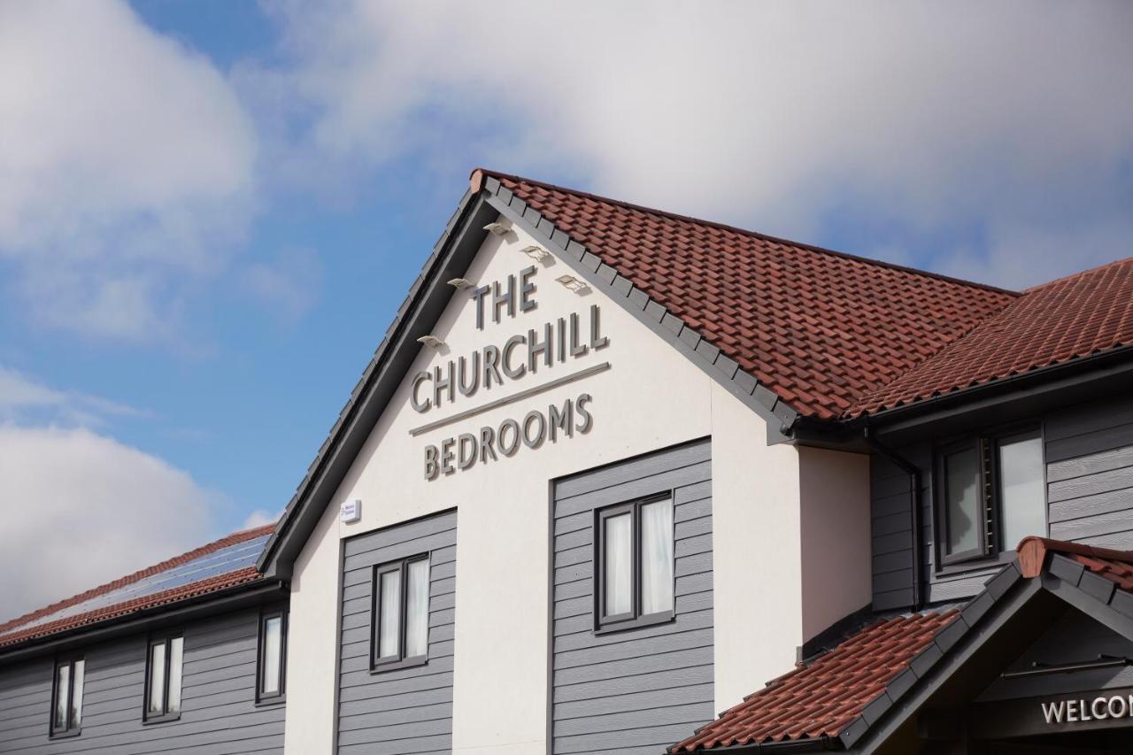 The Churchill By Greene King Inns Royal Wootton Bassett Kültér fotó