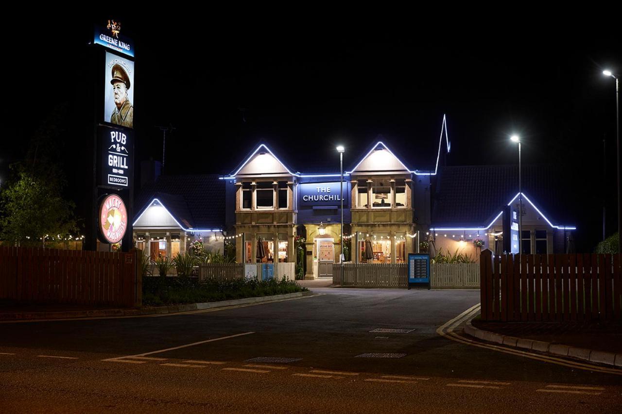 The Churchill By Greene King Inns Royal Wootton Bassett Kültér fotó